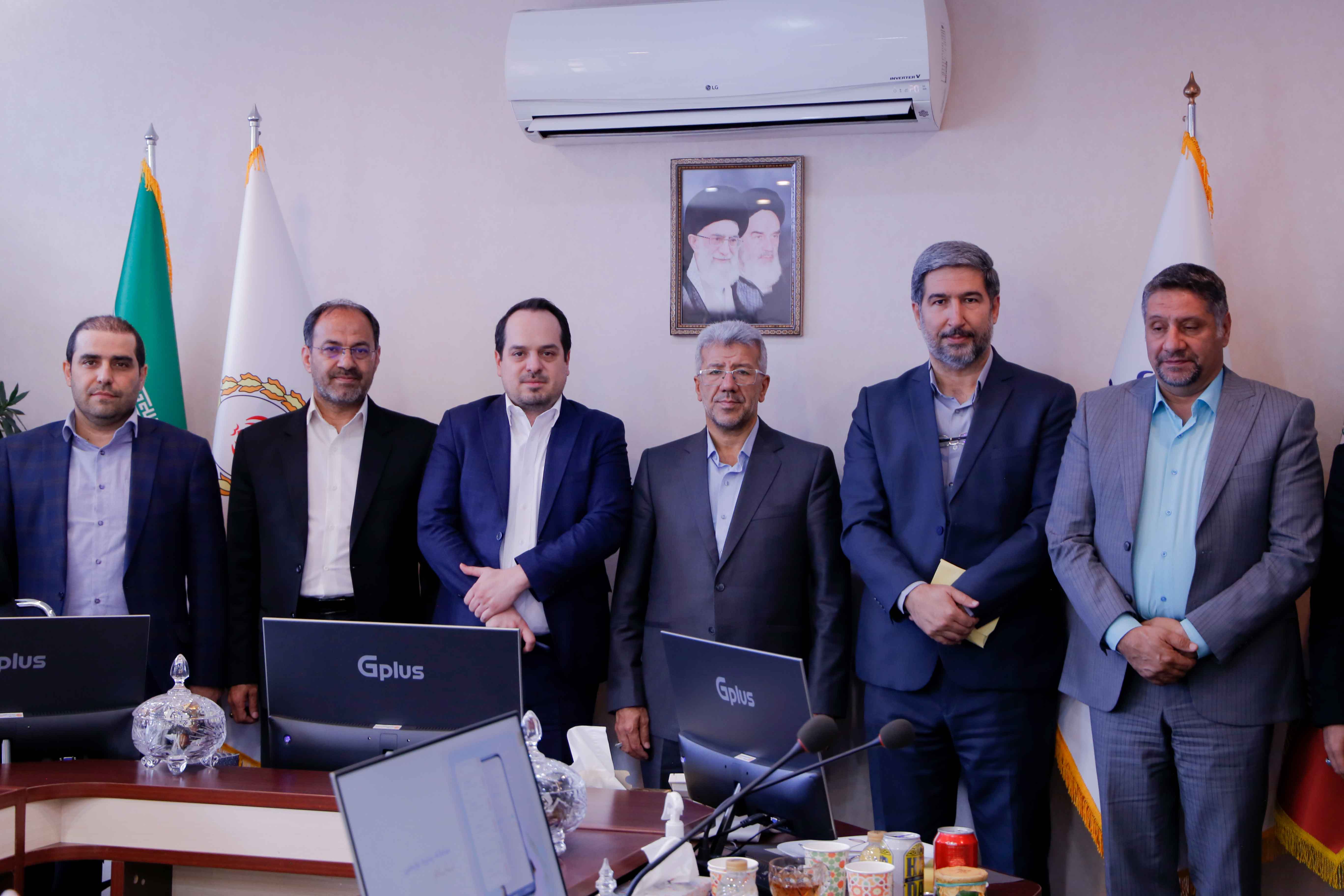 تقدیر ویژه اعضای هیئت‌مدیره و هیئت عامل بانک ملی ایران از شرکت پارس تکنولوژی سداد در جهت توسعه سامانه تابام